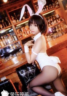 岳让我扒她内裤
